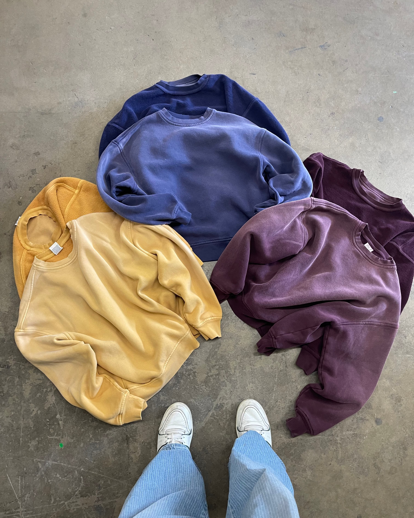 FADED WINE CREWNECK
